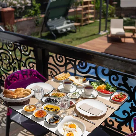 Cunda Inn Hotel